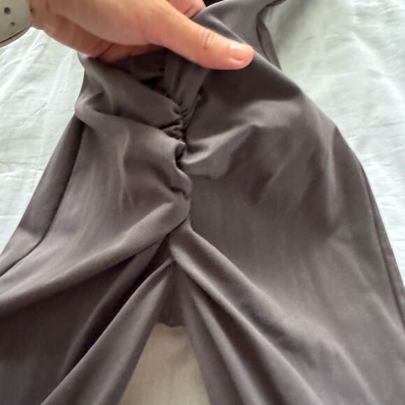 Grey Twist-Front Flared Jumpsuit – XS (75% Nylon, 25% Spandex) - Picture 4 of 16